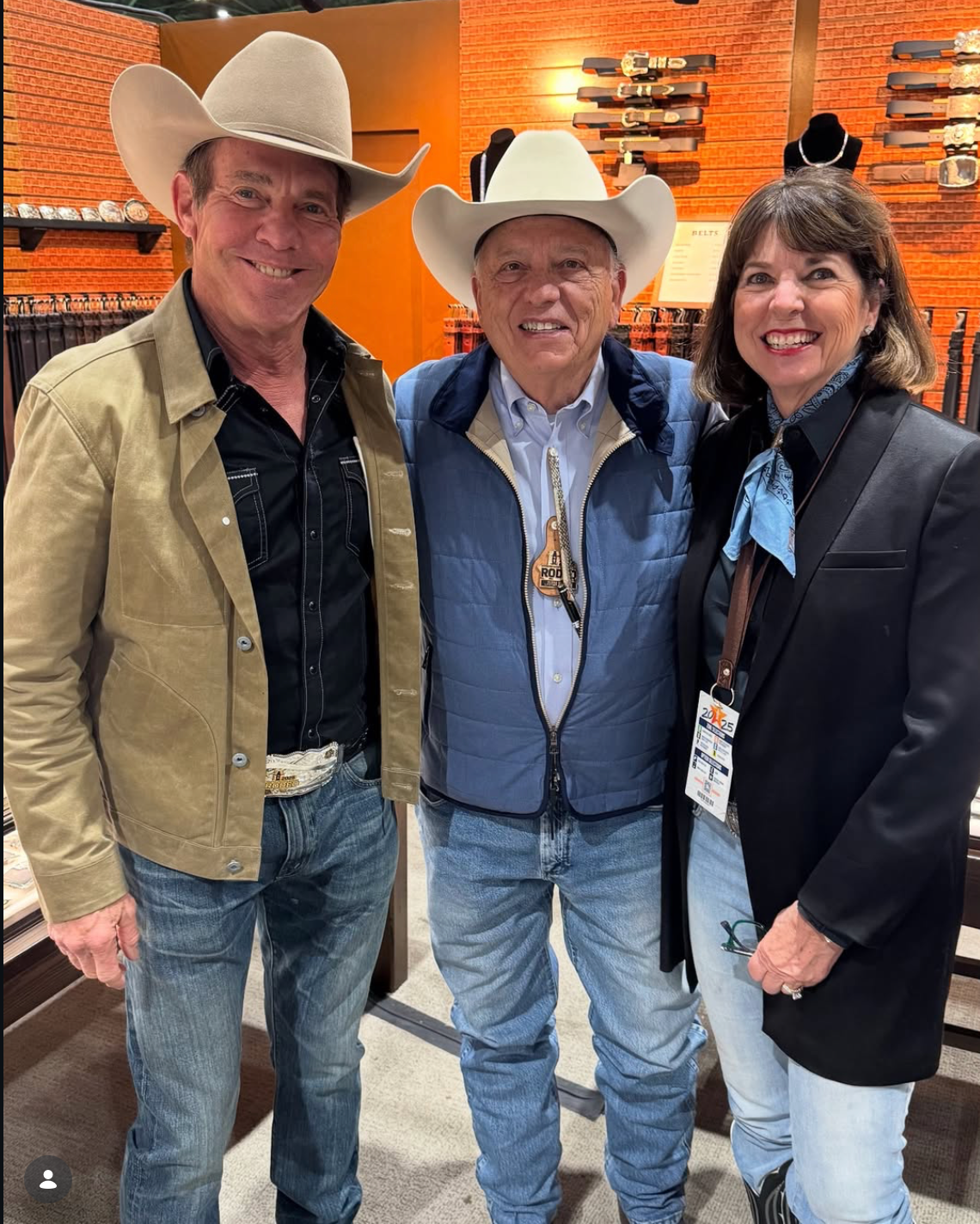 The supplied photograph from the Murphy's Buckles visit shared on @dennisquaid's Instagram.